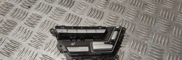 Mercedes-Benz S W221 Seat control switch A2218702179