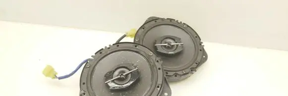 Subaru Forester SF Front door high frequency speaker