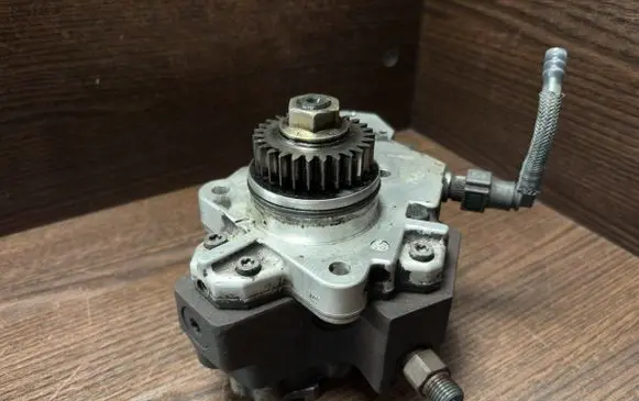 Renault Trafic II (X83) Fuel injection high pressure pump 8200803375 0445010099