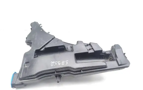 Audi A4 S4 B9 Windshield washer fluid reservoir/tank 8W0955451L
