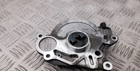 Volkswagen Polo V 6R Vacuum pump 03L100D 03L145207