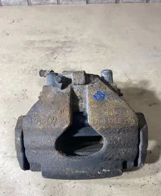 Volkswagen Transporter - Caravelle T5 Front brake caliper 7H0106E 964M069