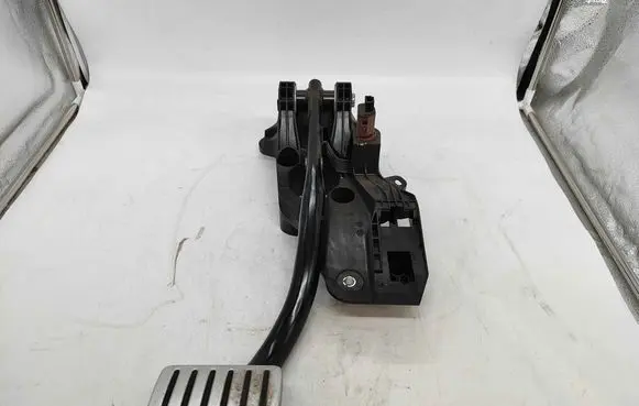 Tesla Model Y Brake pedal 118869151a