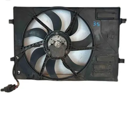Seat Leon (5F) Radiator cooling fan shroud 5Q0121207H