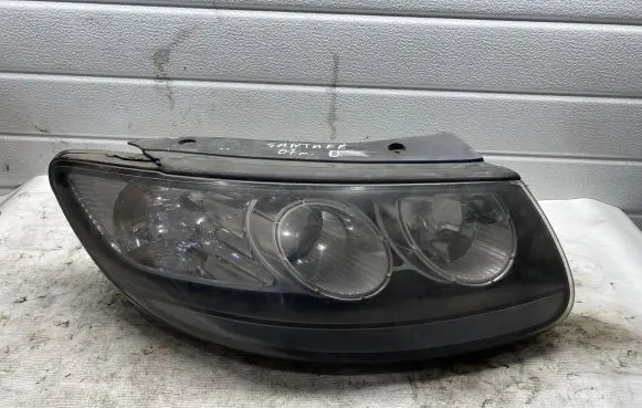 Hyundai Santa Fe Headlight/headlamp 921022BXXX