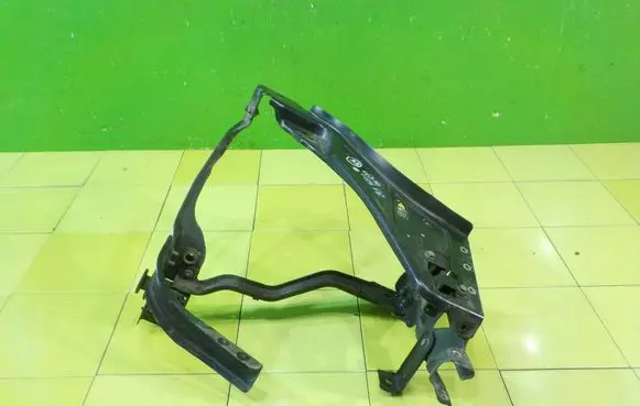Mercedes-Benz E C207 W207 Front side member PRZOD XP179