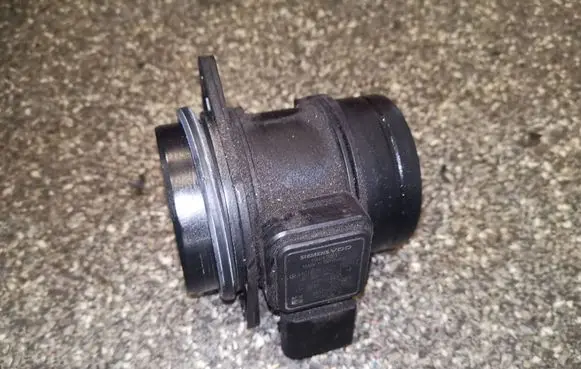 Mercedes-Benz A W169 Mass air flow meter A0000942948