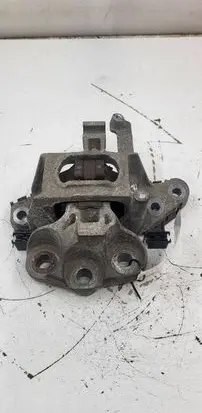 Opel Astra K Engine mount bracket