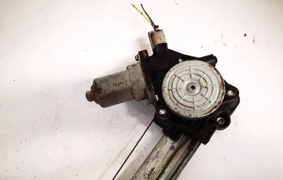 Honda CR-V Rear door window regulator motor
