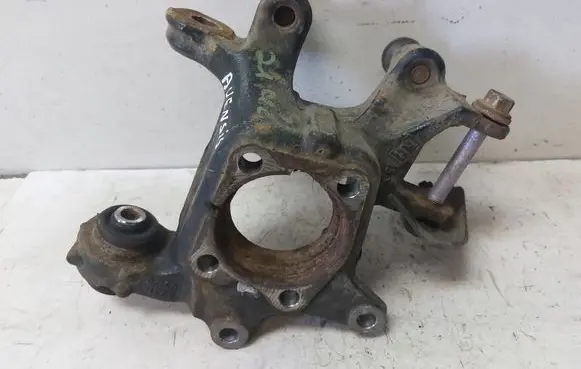Toyota Avensis T270 Rear wheel hub spindle/knuckle