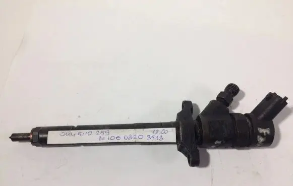 Peugeot 5008 Fuel injector 0445110259 8110608203518