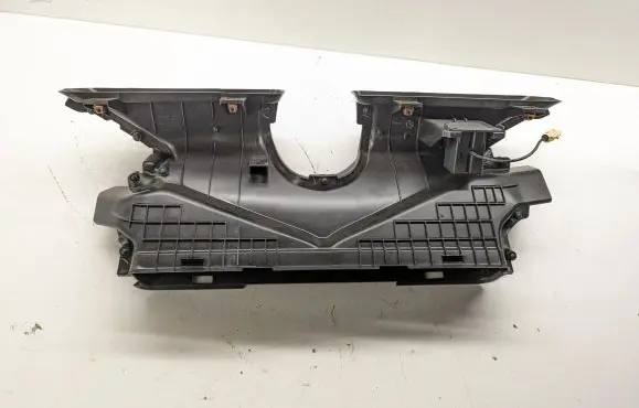 Chevrolet Tahoe Cabin air duct channel 84692397