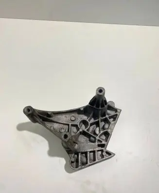 Volkswagen Touran I Engine mounting bracket 03G199207A