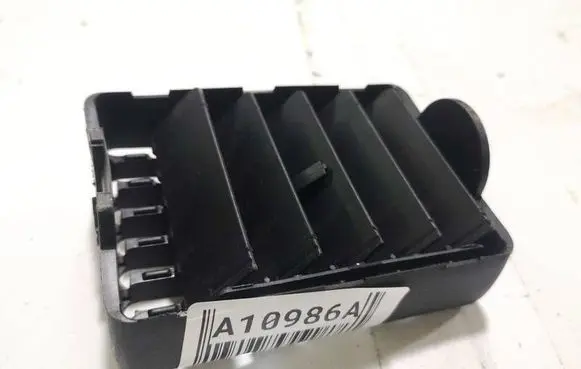 Volkswagen PASSAT B4 Dash center air vent grill 