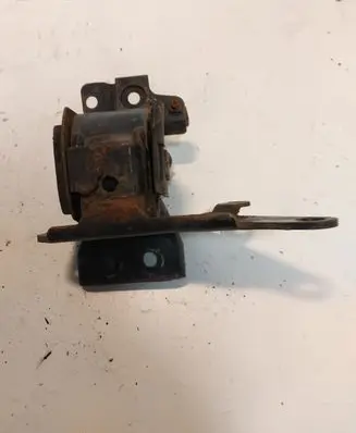 Toyota Avensis T250 Engine mount bracket