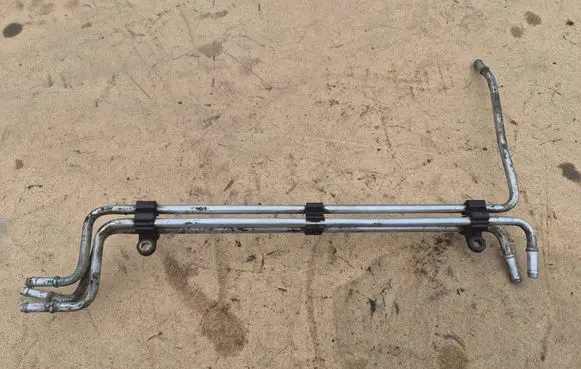 Volkswagen Touran I Fuel main line pipe