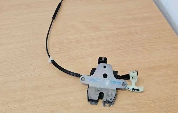 Volvo S60 Tailgate/trunk/boot lock/catch/latch 31335050