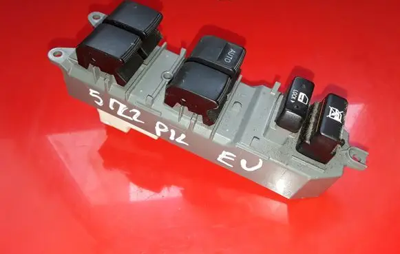 Toyota RAV 4 (XA30) Electric window control switch 192835