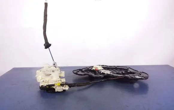 Audi A8 S8 D4 4H Rear door lock 4H0839016C