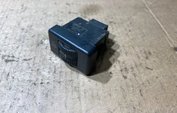 Volkswagen Transporter - Caravelle T4 Headlight level height control switch 701941333