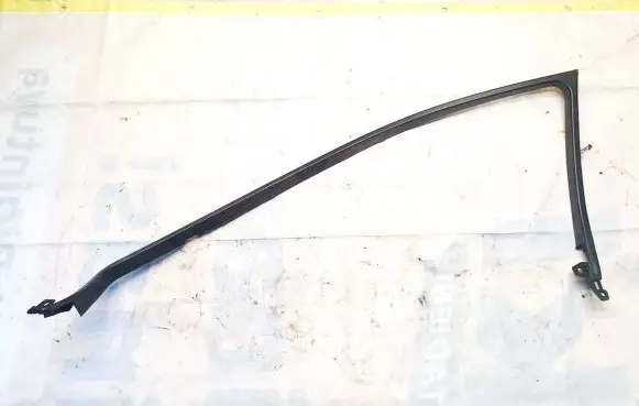 Toyota Avensis T270 Other front door trim element 6766305010 67663-05010