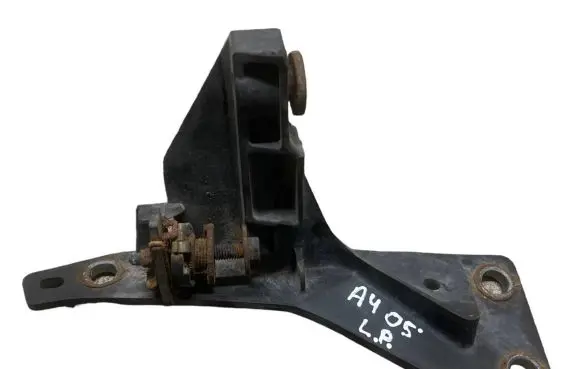 Audi A4 S4 B7 8E 8H Front bumper mounting bracket 8E0805363