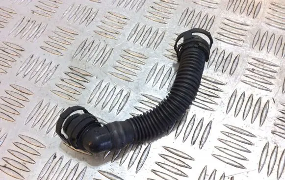 Volkswagen Golf VII Engine coolant pipe/hose