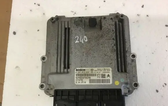 Peugeot 4007 Engine control unit/module 9664487580 0281013666