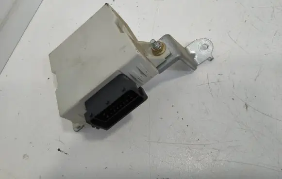 Toyota Avensis T250 Window wiper relay 8594005020