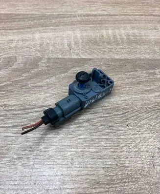 Opel Insignia A Airbag deployment crash/impact sensor 13502340