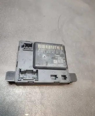 Mercedes-Benz Sprinter W906 Door control unit/module A9068204226 A906820422606
