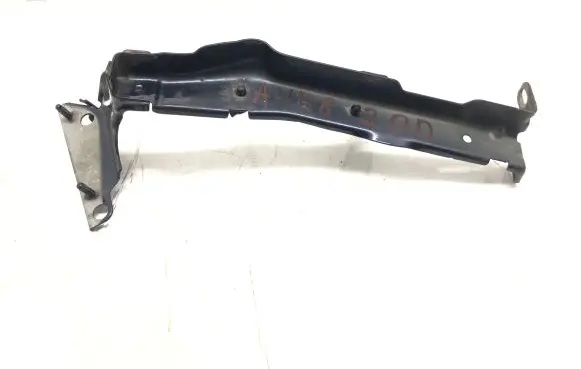 Audi A4 S4 B8 8K Fender mounting bracket 8K0821135
