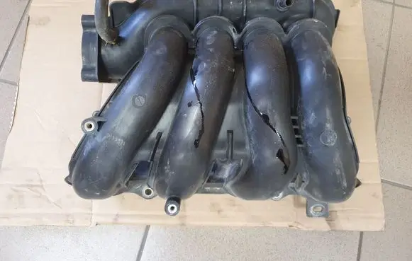 Nissan X-Trail T31 Intake manifold