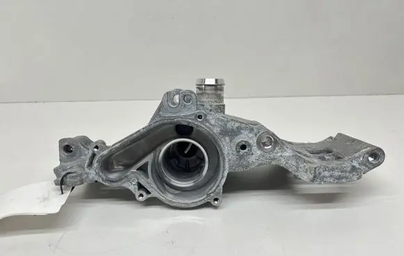 Mini Cooper Countryman F60 Water pump 8631940