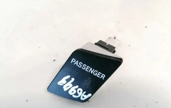 Passenger airbag on/off switch