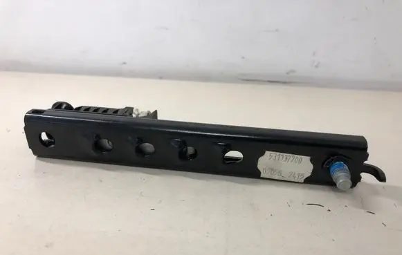 Land Rover Range Rover Sport L320 Seat belt adjustment rail 531137700 532092200A