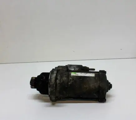 Volkswagen PASSAT B7 Starter motor
