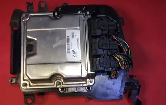 Volvo S40, V40 Engine control unit/module ECU 30630048 EDC15C3