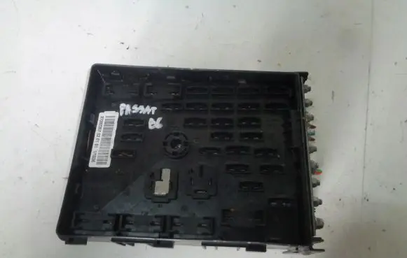 Volkswagen PASSAT B6 Fuse box set 3C0937125