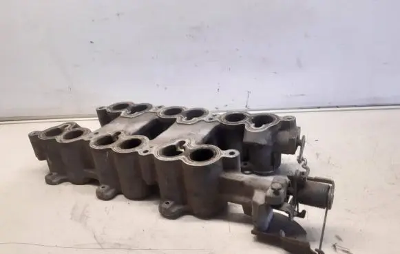 Ford Mondeo MK II Intake manifold F73E9K461AA