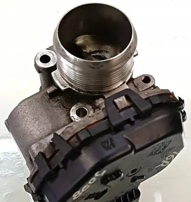 Peugeot 5008 Throttle valve 9807238580