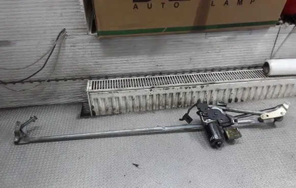 Mercedes-Benz Vaneo W414 Front wiper linkage and motor A4148200342