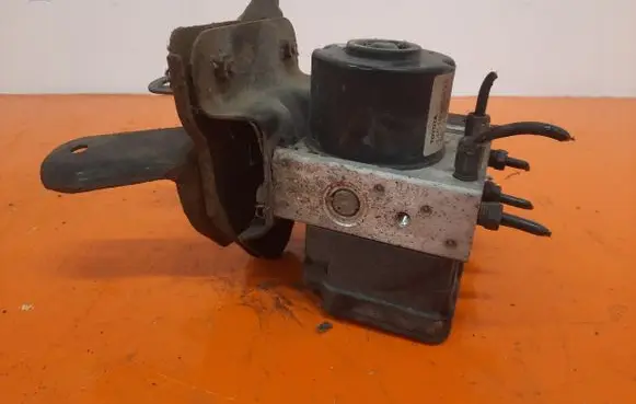 Volkswagen PASSAT B6 ABS Pump 89541-0D040