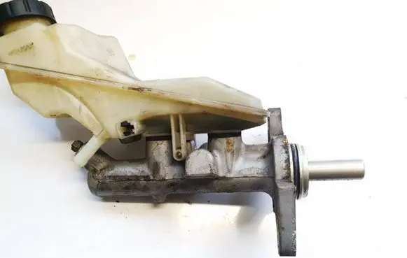 Toyota Corolla E120 E130 Master brake cylinder 3224