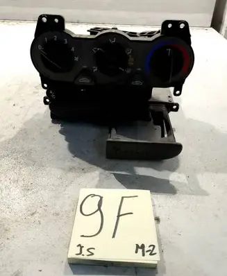 Hyundai Accent Air conditioner control unit module 9725025350