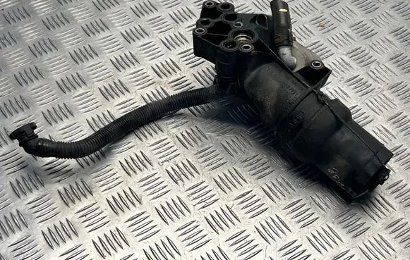 Volkswagen PASSAT B7 Oil filter mounting bracket 07K117021C 50123281