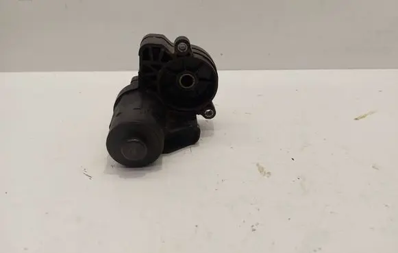 Volkswagen PASSAT B8 Hand brake/parking brake motor 3Q0615406