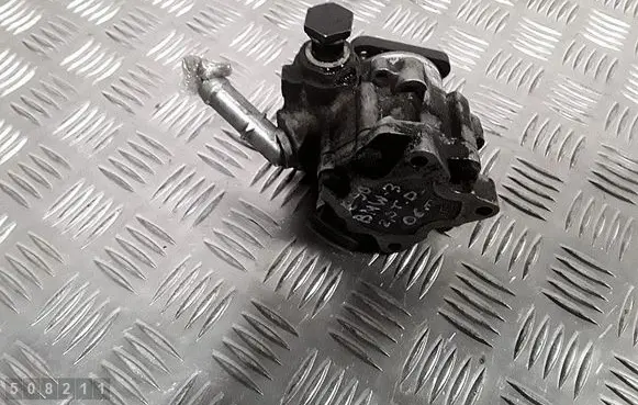 BMW 3 E90 E91 Power steering pump 7692974546