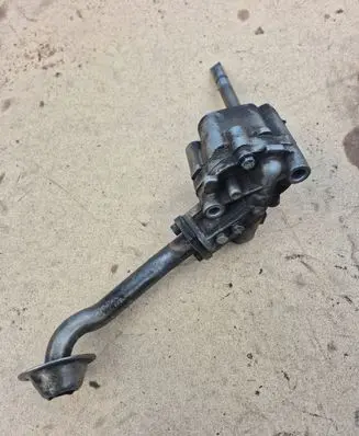 Volkswagen PASSAT B5 Oil pump 026115153A