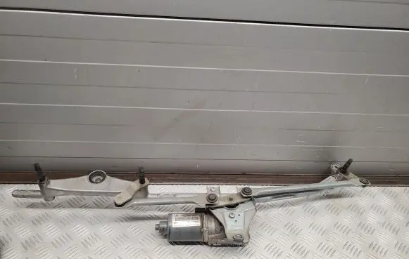 Mercedes-Benz SL R231 Front wiper linkage and motor A2318200042